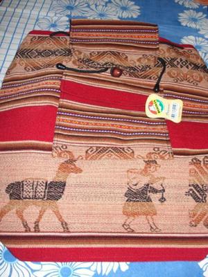 Mochila origen bolivia con bolsillo tela aguayo reforzada