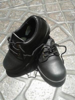 Zapatos negros tipo escolar