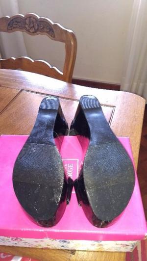 vendo sandalias negras