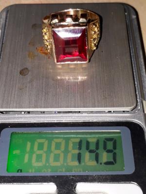 Anillo de oro 18k con rubi original 15 gramos..anillero