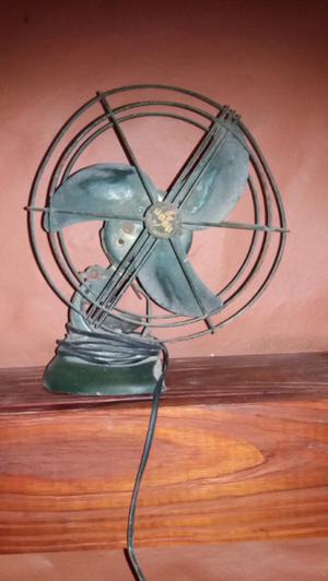 Ventilador antiguo en funcionamiento