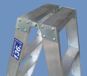 escalera aluminio reforzada tipo pintor doble acceso 12