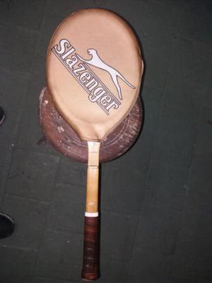 Antigua raqueta de coleccion