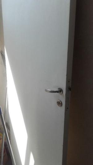 puerta placa blanca