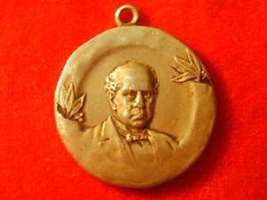 El Pueblo De Tandil Al Maestro D.f. Sarmiento 1911. Medalla