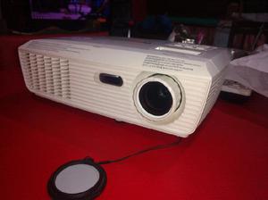 Vendo proyector Panasonic liquido