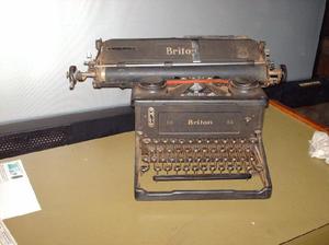 1 maquina de escribir marca (briton) funciona en buen estado