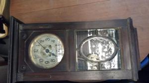 Antiguo reloj aleman de péndulo