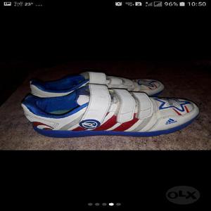 Vendo Zapatillas Adidas Advengers 33