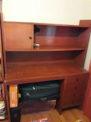 Vendo biblioteca / escritorio de madera