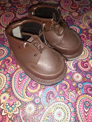 Zapatos Bebé Los Dos Prácticamente Nuevo