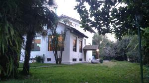 11 y 501, Gonnet, Villa Castells. VENDO-PERMUTO Casa de
