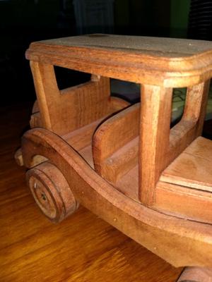 Auto Antiguo, de madera