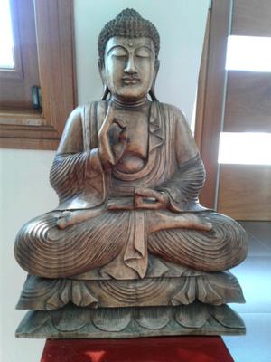 Buda en madera tallado