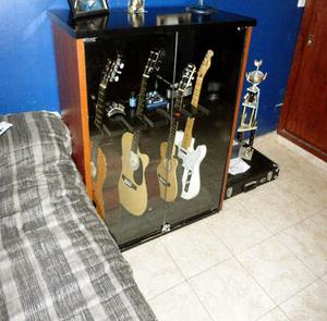Mueble exhibidor de Guitarras y/o Bajos