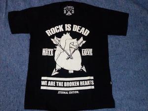 Remera Rock Is Dead Hate Love