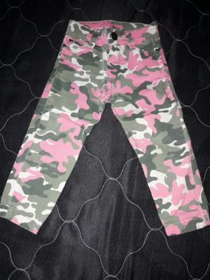 Pantalón camuflado marca Grisino