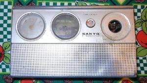 Regalo a entendidos/técnicos/restauradores, radio Sanyo,