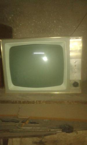 Televisor antiguo Philips a lámparas
