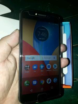 Vendo moto e4 plus libre en caja