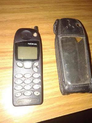 vendo antiguo celular con funda NOKIA