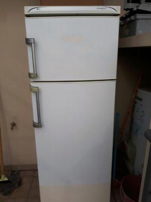 Heladera con freezer kohinoor 2f 330l