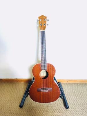 UKELELE TENOR ELECTROACUSTICO