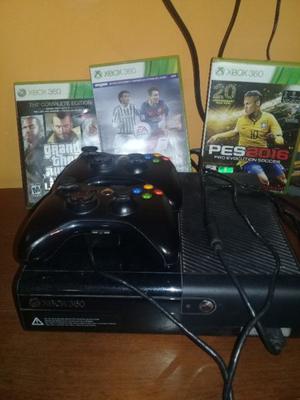 Vendo consola xbox360 con dos gamepad y 3 juejos en caja