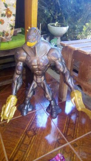 Vendo muñeco de max steel elementor gigante