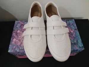 Zapatillas blancas NUEVAS 