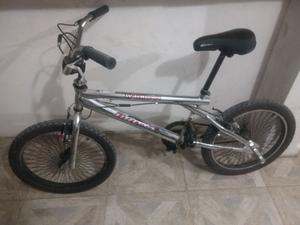 vendo bicicleta bmx cromada