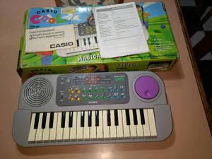 Teclado musical infantil marca Casio