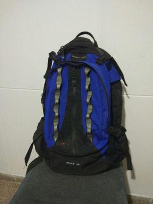 Vendo Mochila Trekking Montagne Space 48l Impecable!