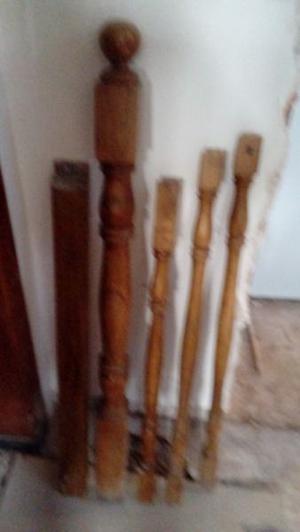 Columnas de madera para escalera con baranda