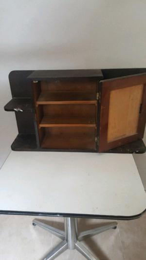 Mueble antiguo para colgar