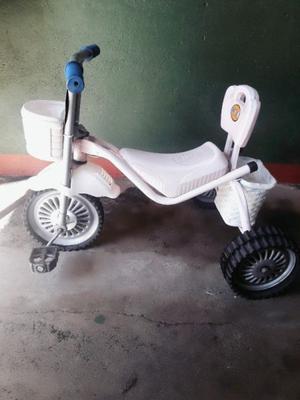 Triciclo usado de nena