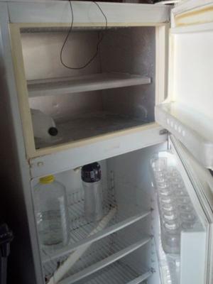 heladera con freezer philco grande