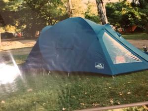 Carpa grande tipo canadiense