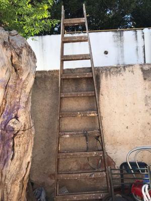 Escalera de pintor de madera