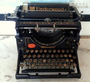 Máquina de Escribir Antigua