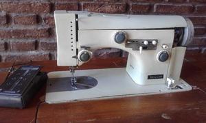Máquina de coser NECCHI