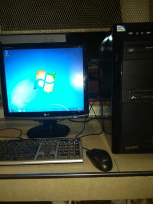 PC escritorio usadas con monitor lcd liquido