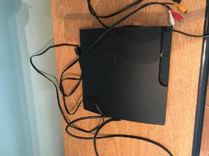 PS3 320 GB con 3 juegos fisicos y 7 digitales