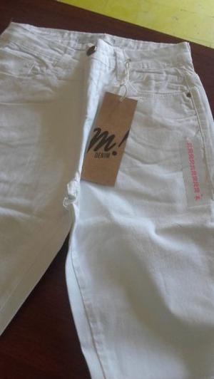 Pantalones blancos Muaa