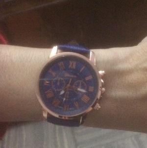 RELOJ PULSERA AZUL IMPORTADO