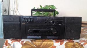 Radiograbador con radio y cassetera