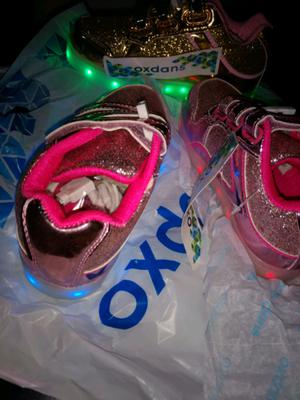 Zapatillas de niñas con luces!!