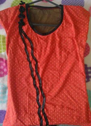 Remera a lunares