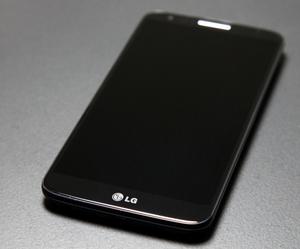 Teléfono Celular LG G2 con Detalle