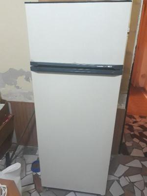 Heladera con freezer